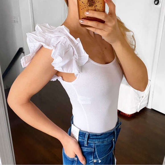 🐚 ZARA WHITE BUTTERFLY SLEEVE RIBBED BODYSUIT! - Picture 2 of 16